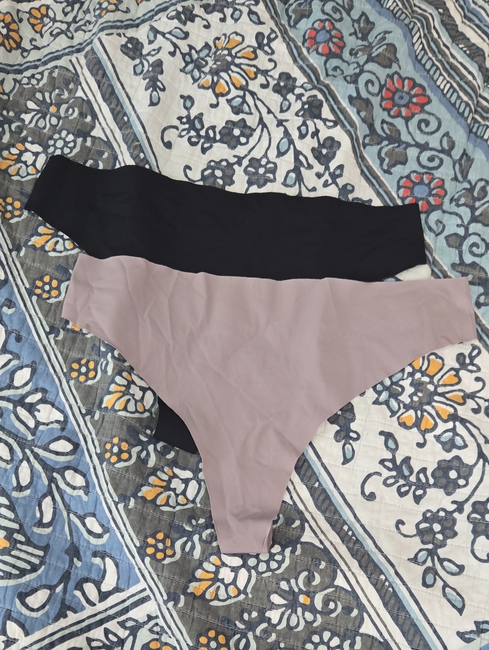 Women’s Seamless Thong Panty Duo - Black & Mauve